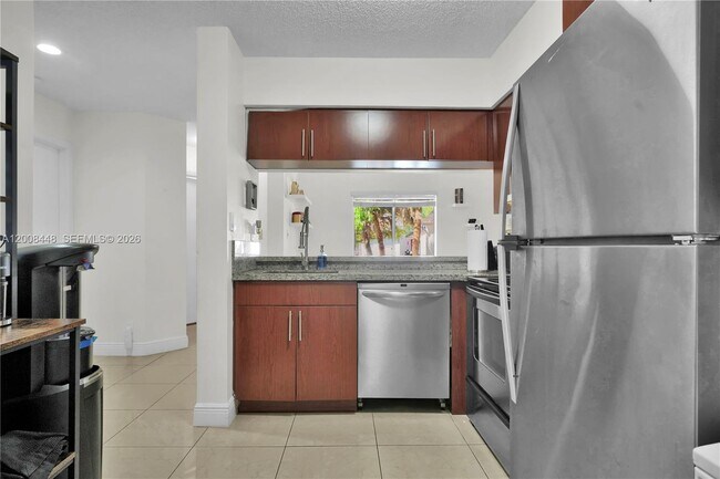 Building Photo - 9503 SW 140th Ct