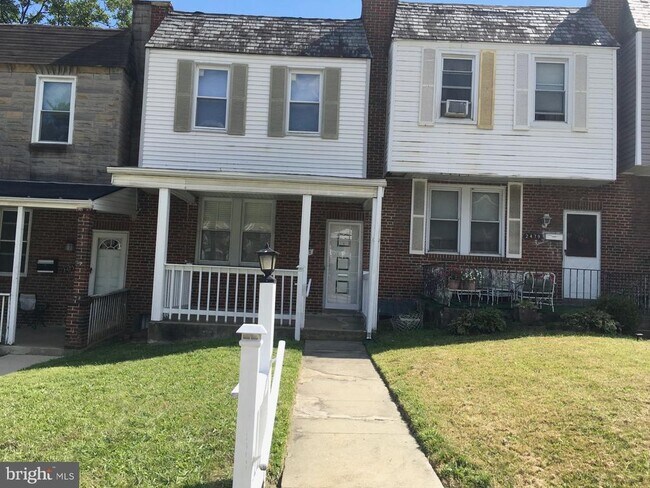 Primary Photo - 2477 W Cold Spring Ln