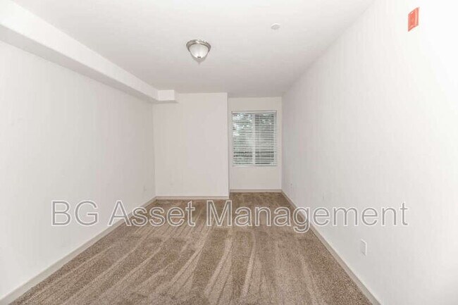 Building Photo - 1459 MacArthur Blvd