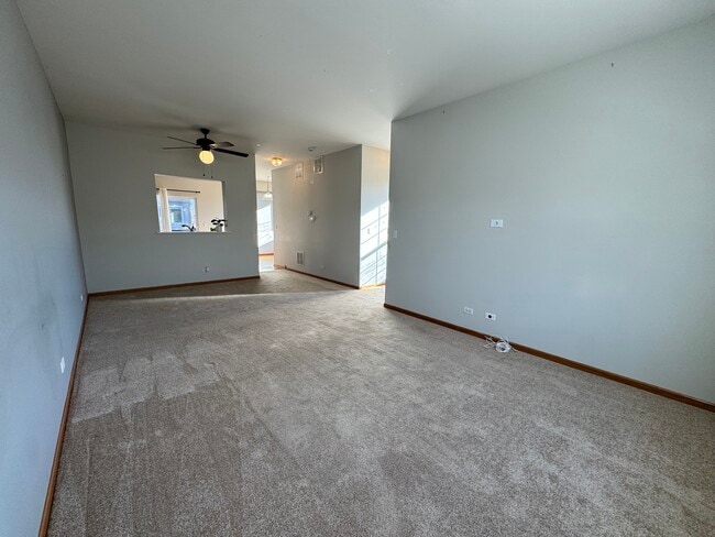 Building Photo - 951 Ellsworth Dr