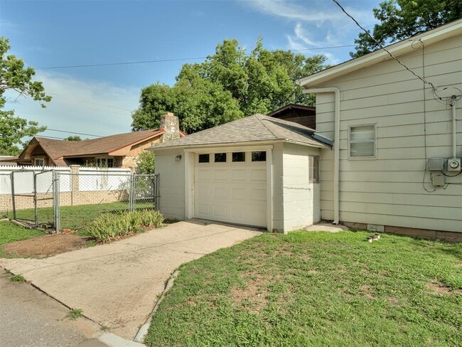 Building Photo - 4701 N Peniel Ave