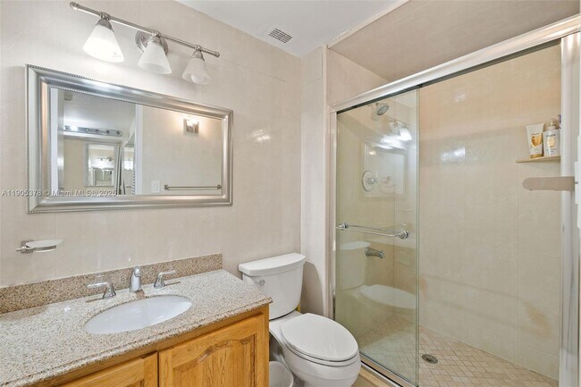 Building Photo - 5055 Collins Ave