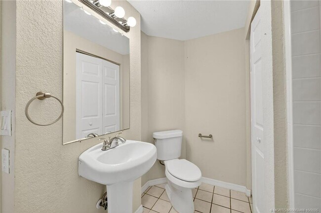 Building Photo - 3171 SW Crumpacker St