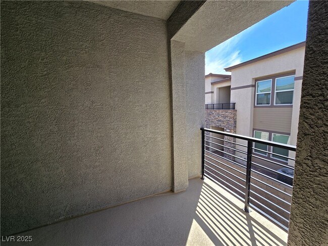 Building Photo - 375 Powell Crst Dr