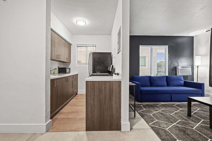 Building Photo - 7340 Harding Ave