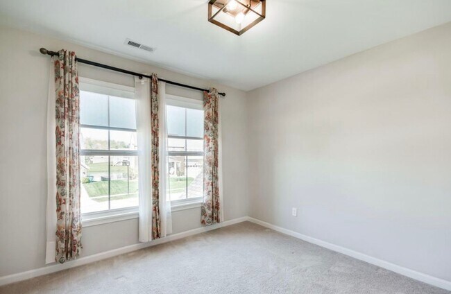 Building Photo - 15911 Long Meadow Way