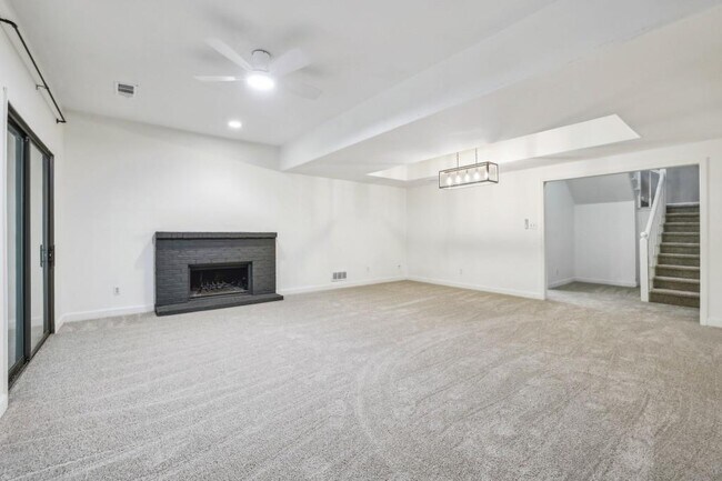 Building Photo - 110 Westchester Way