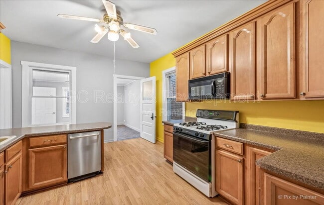 Building Photo - 1932 N Karlov Ave