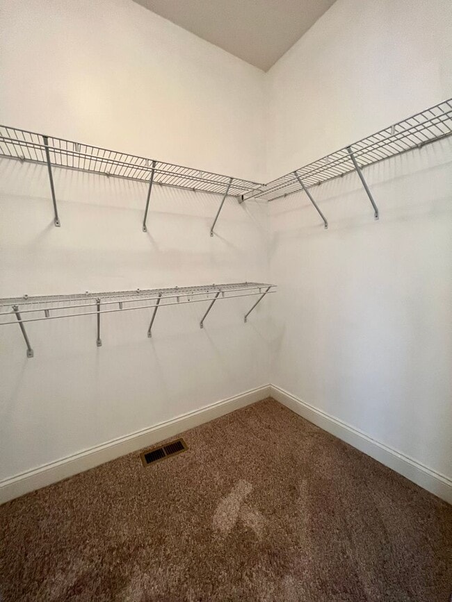 Building Photo - Luxurious 4-Bedroom Corner Townhome in Newtown Square! Available mid-April!