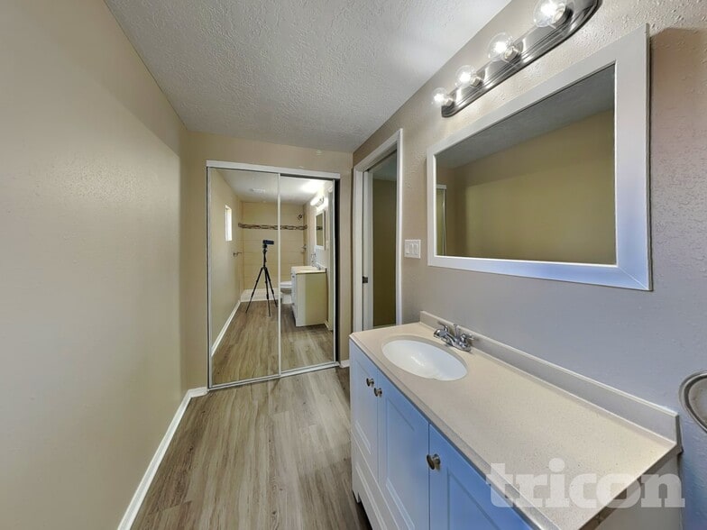 Building Photo - 1204 Betts St NE