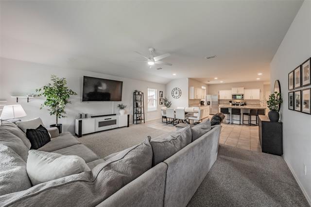 Building Photo - 104 Piping Rock Dr