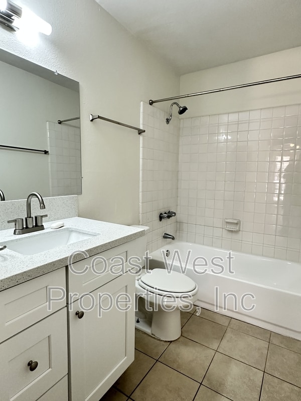 Interior Photo - Casa Niagara