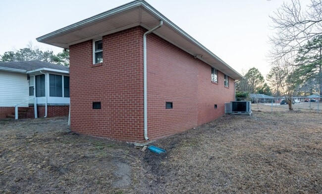 Building Photo - 3BD 2Bath