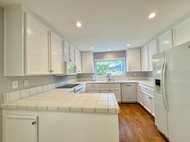 Building Photo - Napa, Gated Community Single Story 2 Bedro...