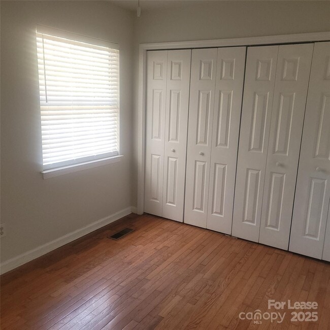 Building Photo - 2830 Hosta Dr