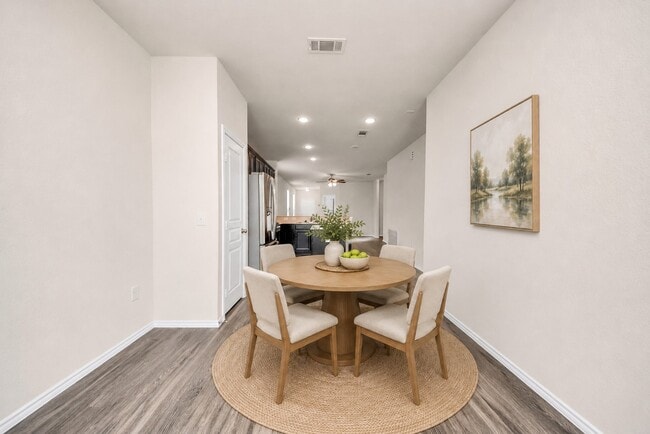Building Photo - 14626 Sierra Garden Dr