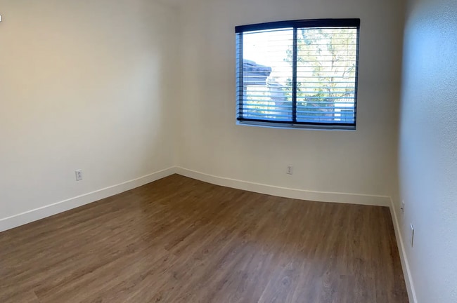 Building Photo - 309 Teal Ridge Hills Dr