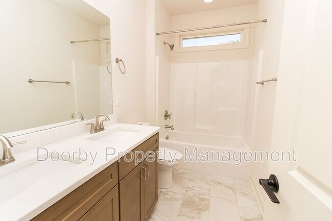 Building Photo - 6908 Roberta Ln