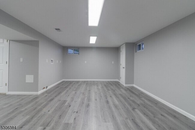 Building Photo - 205 Gordon Ave