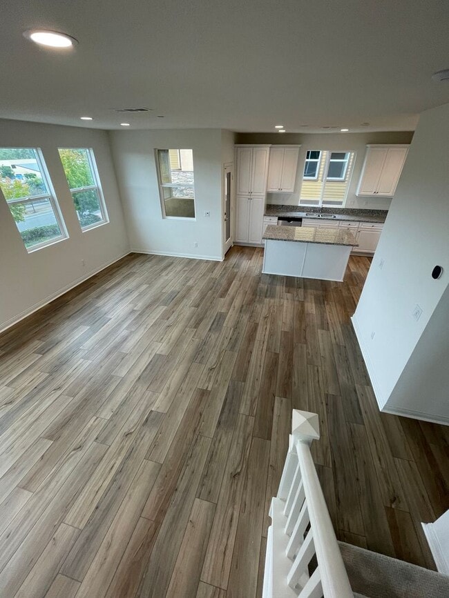 Building Photo - 3 Bed 3 Bath Townhouse in San Marcos - Brand New