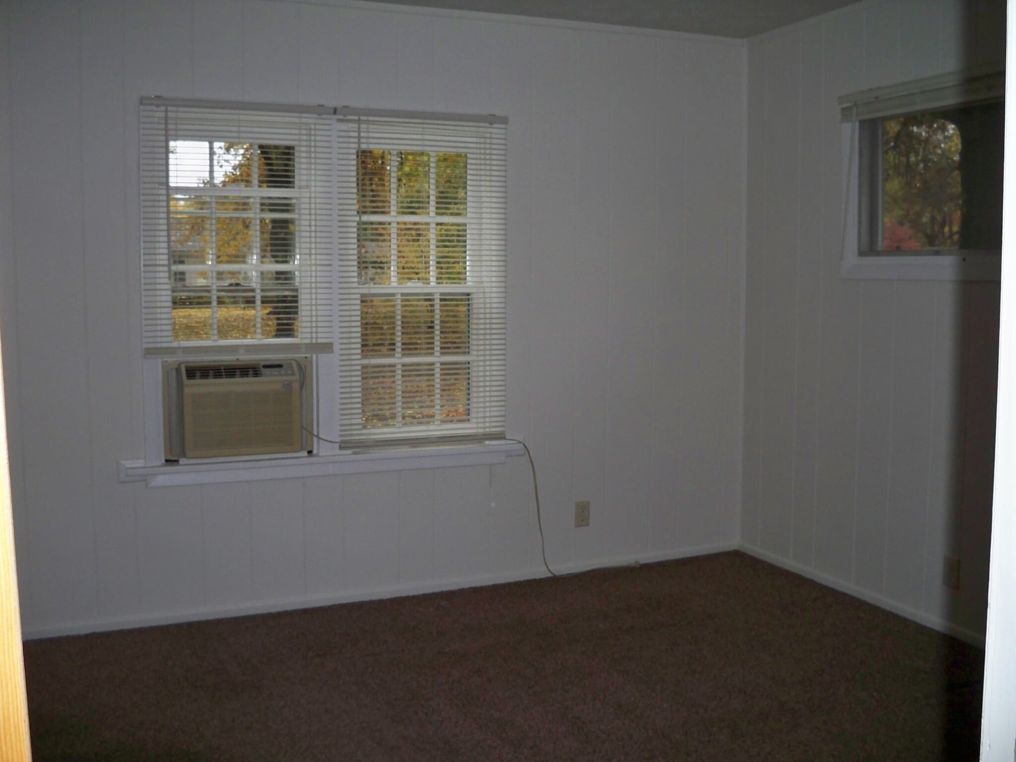 Building Photo - 1501 W Iles Ave