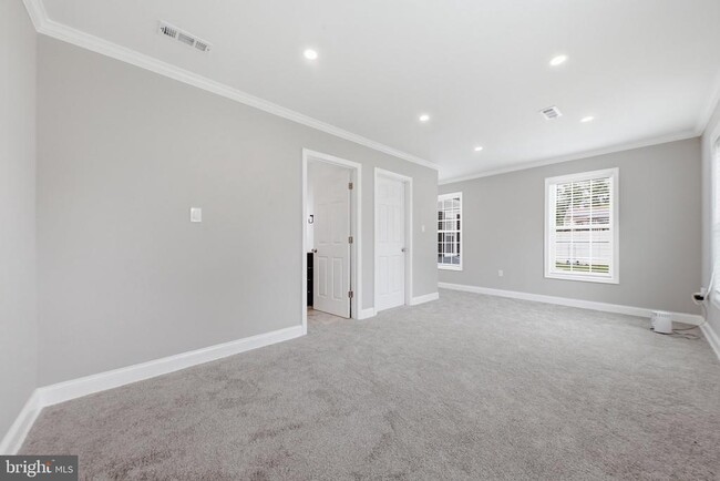 Building Photo - 3524 Meadowside Ave