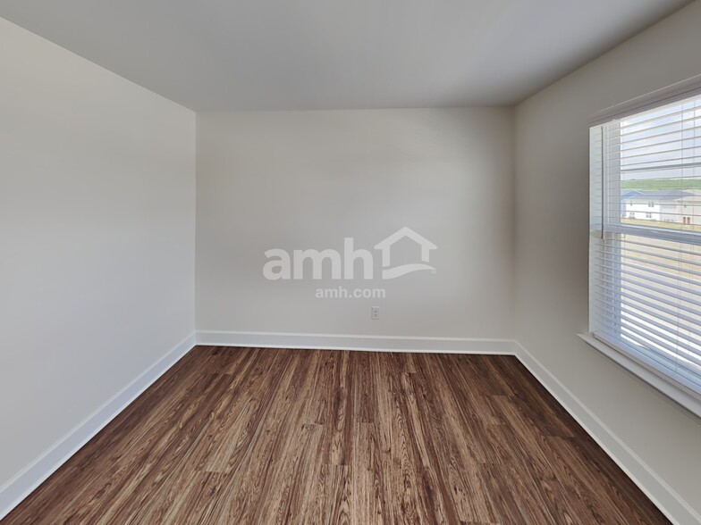 Building Photo - 4314 Spregan Way