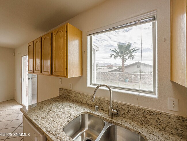 Building Photo - 3742 Piedras Negras Dr