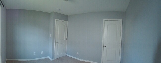 Building Photo - Close to Everything!