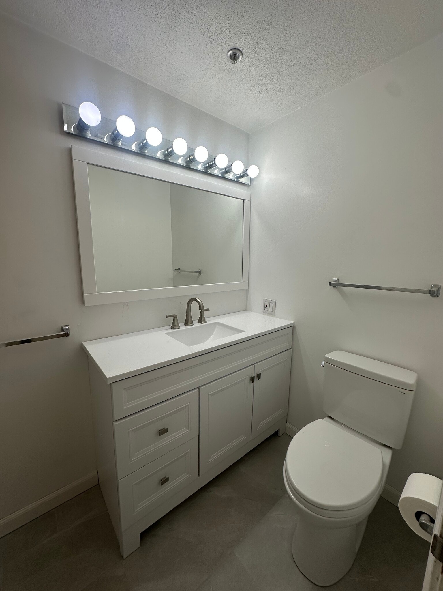 Building Photo - 238 Hanover St