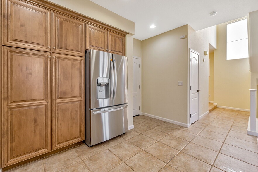 Building Photo - 2678 Deerwood Dr