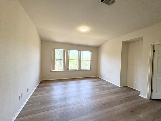Building Photo - 1101 Wood Creek Dr