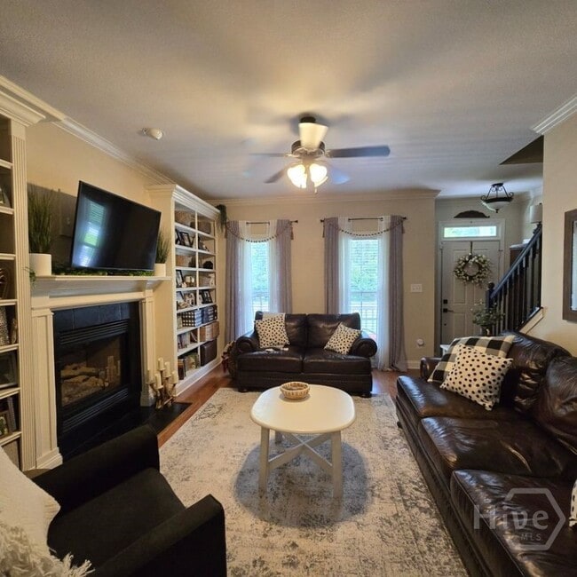 Building Photo - 467 Bothwell Dr