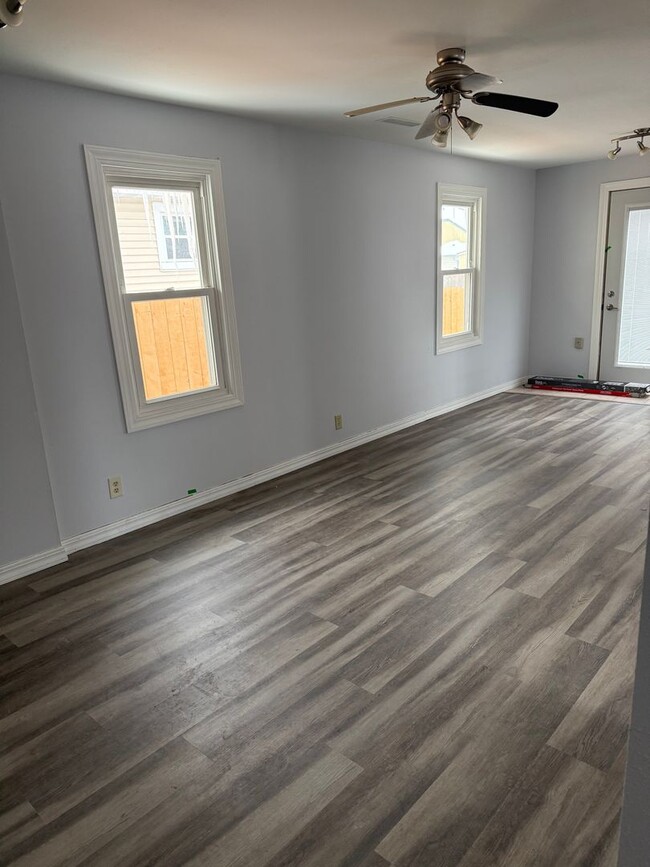 Building Photo - Newly Updated Home in Downtown Middleton