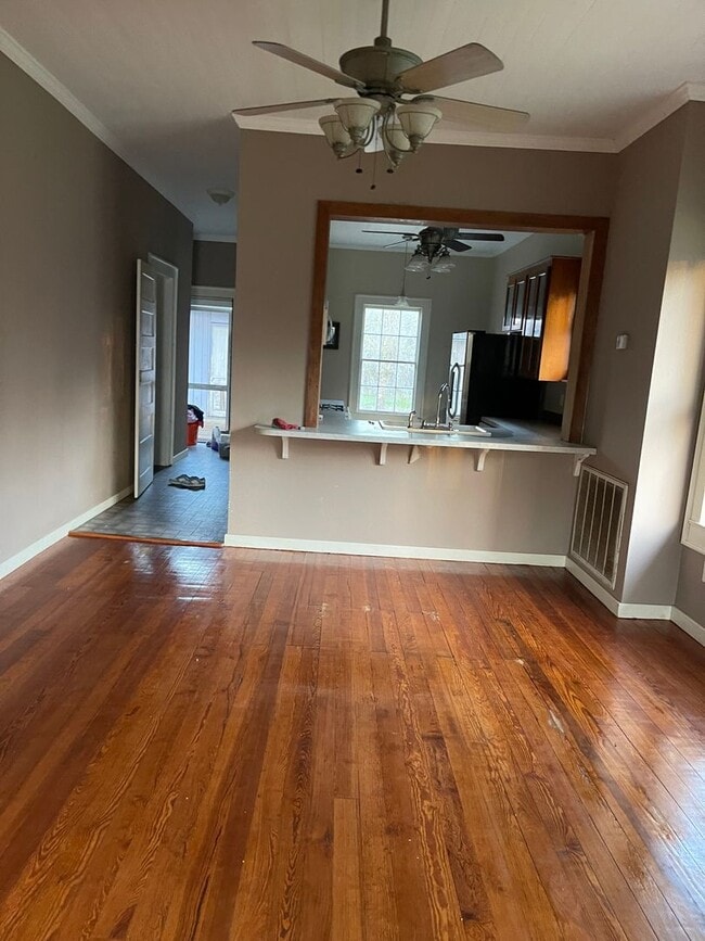 Building Photo - 2 bedroom country house
