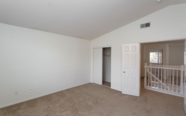 Building Photo - Spacious Home within the Legends Community...
