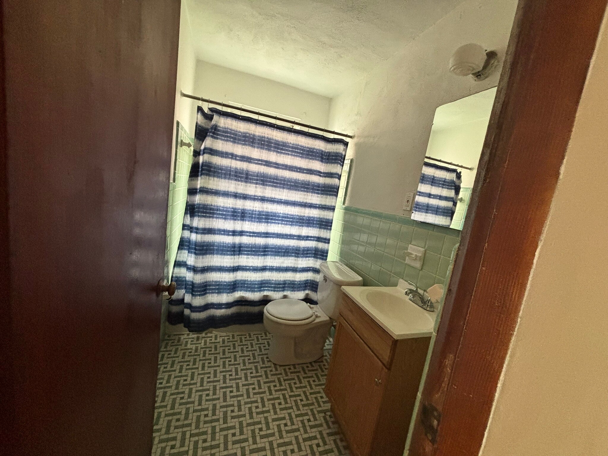 Bathroom - 4993 Mardel Ave