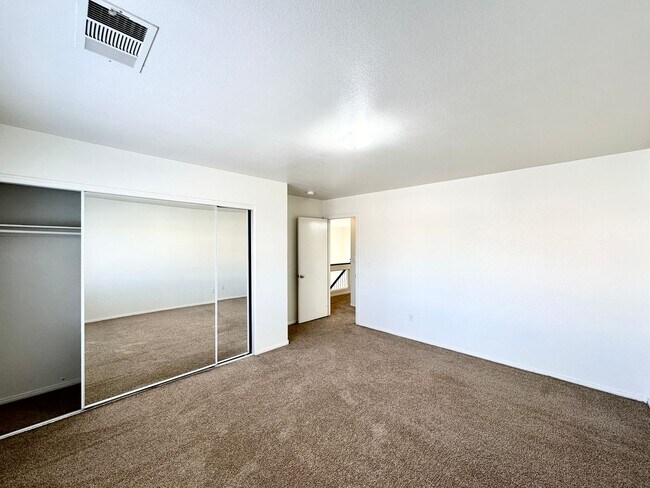 Building Photo - Cimarron Village