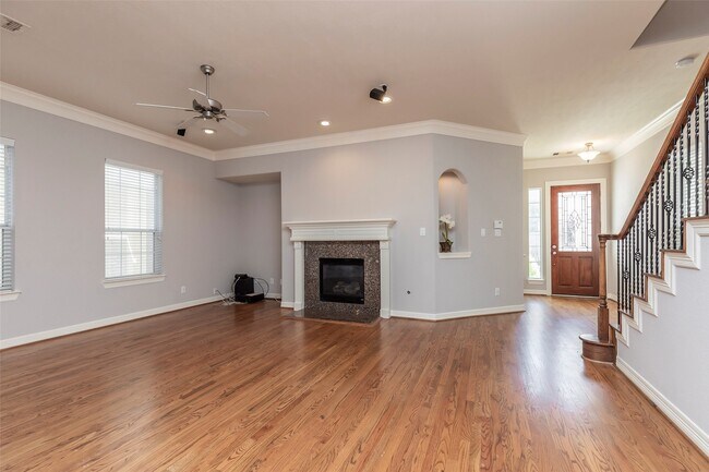 Building Photo - 10126 Holly Chase Dr