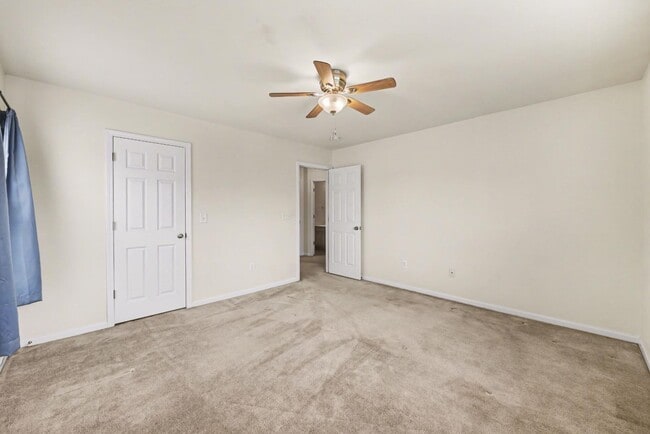 Building Photo - 272 Clayburne Dr