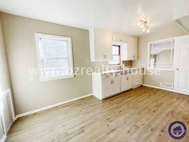 Building Photo - 811 Annabelle Dr