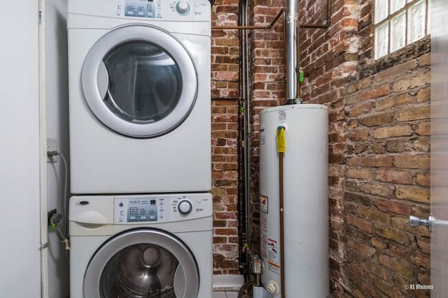 Building Photo - 2837 W Washington Blvd