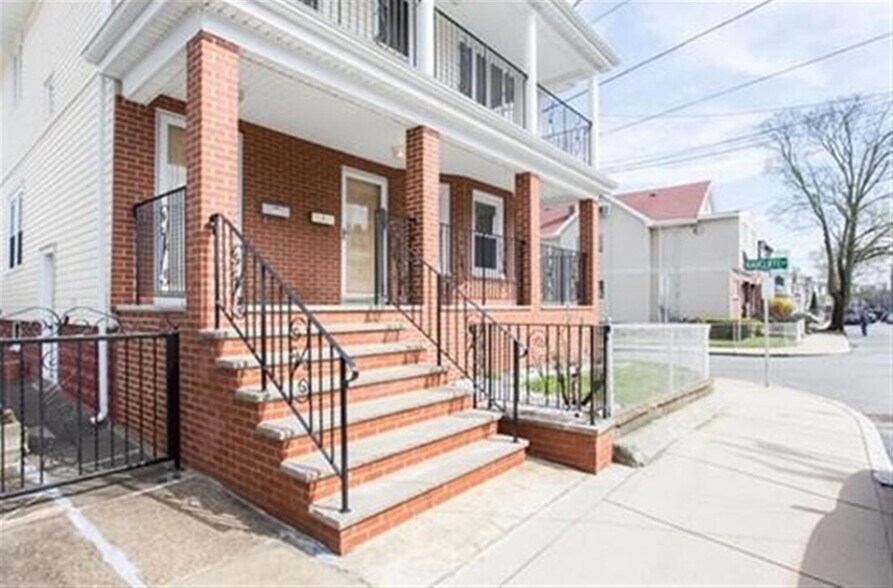 Building Photo - 89 Princeton St