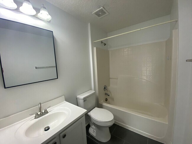 Building Photo - Welcome Home! Beautiful 3 Bedroom, 2.5 Bat...