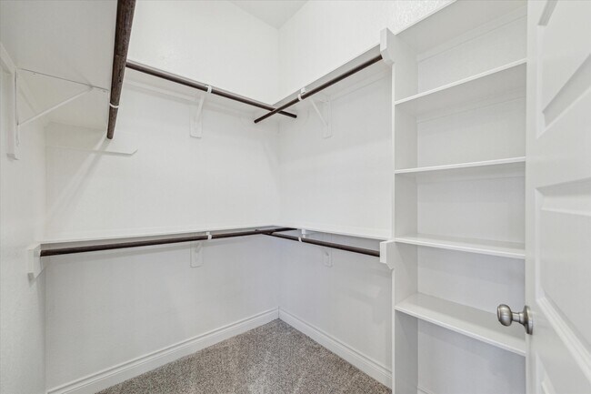 Building Photo - 16503 Whiteoak Canyon Dr