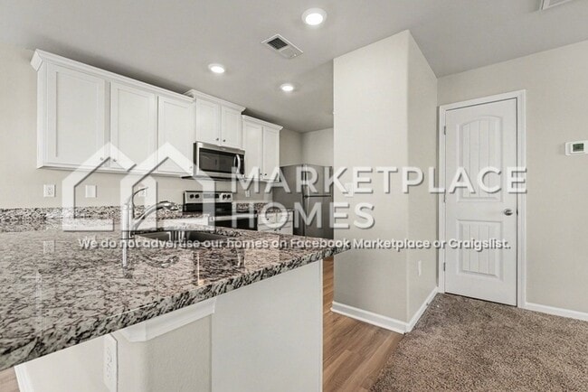 Building Photo - 3354 Brighton Dr