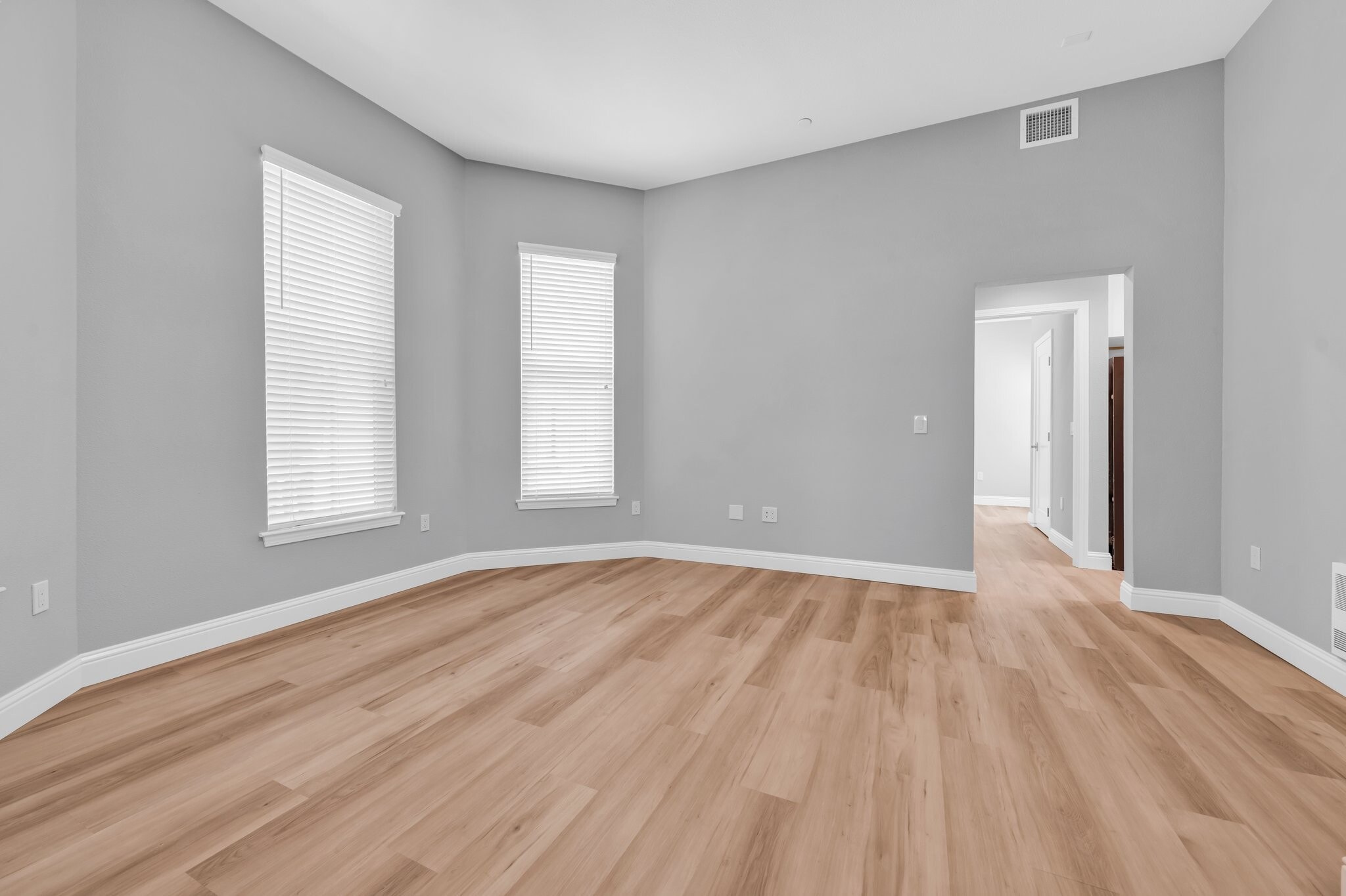 Building Photo - 2020 Dwight Way