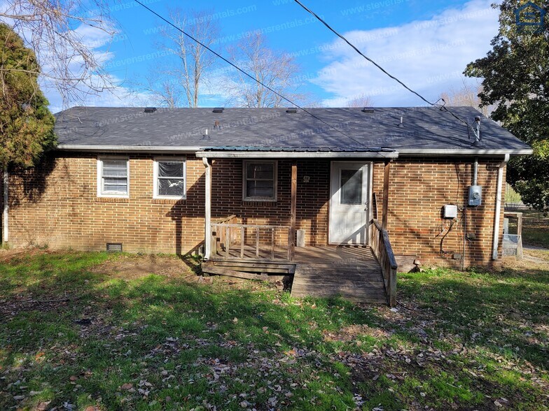 Building Photo - 1202 Pleasant View Dr