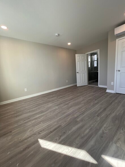 Building Photo - 101 S Victoria Ave