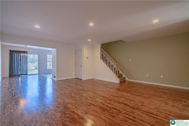 Building Photo - 1753 Pinewind Dr